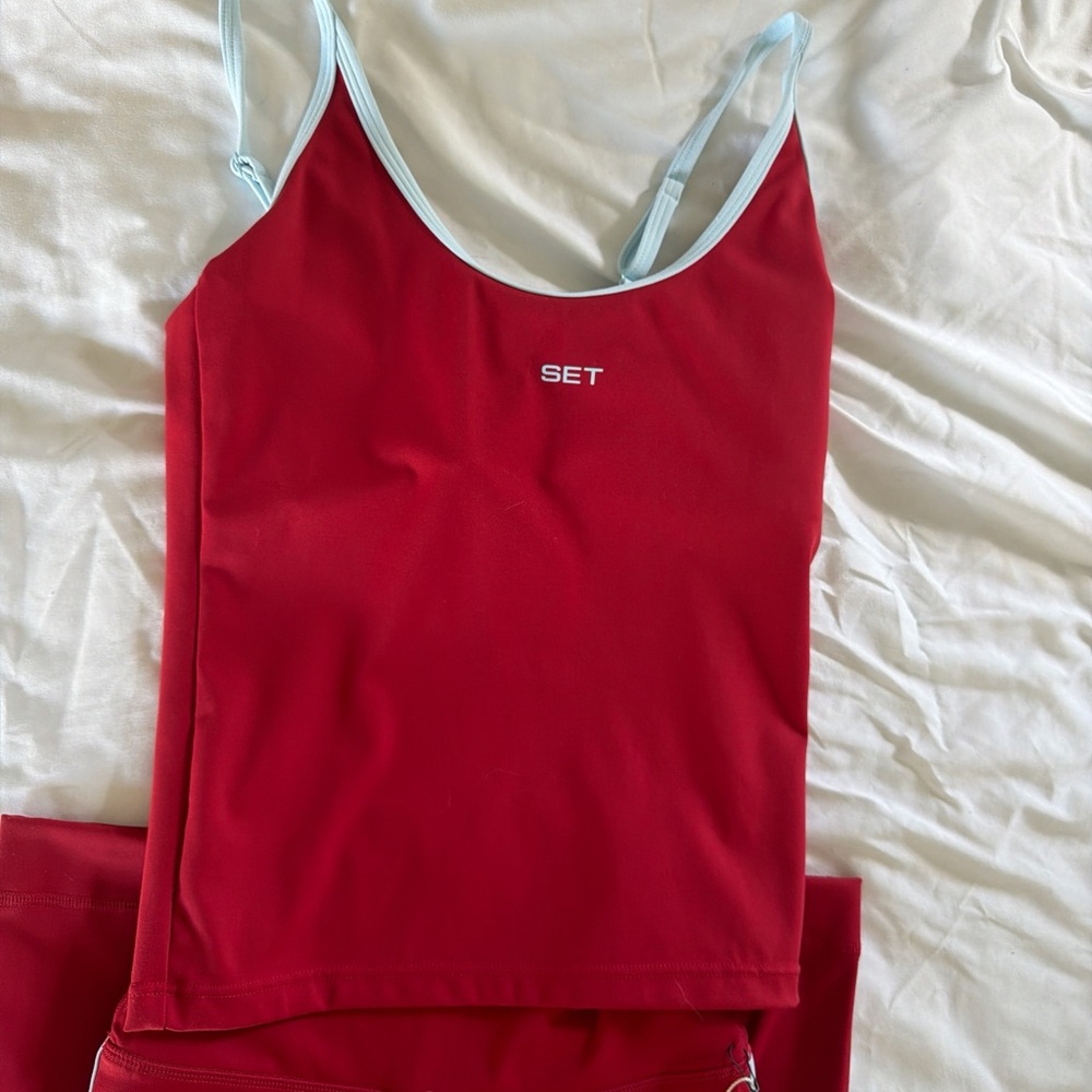 SET Active Red Tank and legging set - Picture 2 of 3